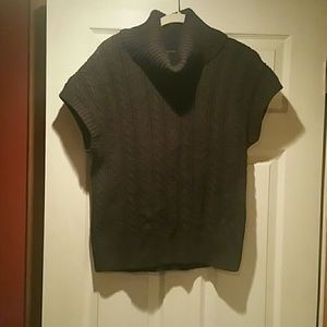 Short sleeve cowl/turtle neck sweater.
